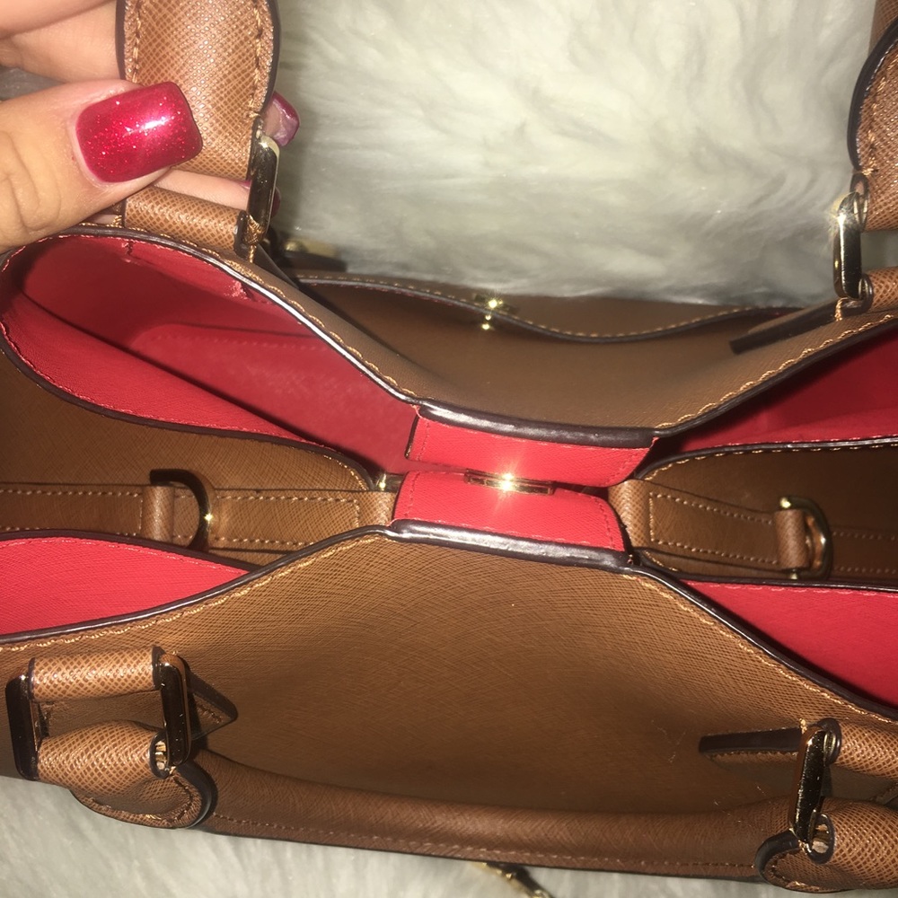 Michael Kors Greenwich handbag❌sold❌ - Picture 4 of 7